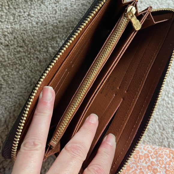 Wallet - Picture 4 of 4